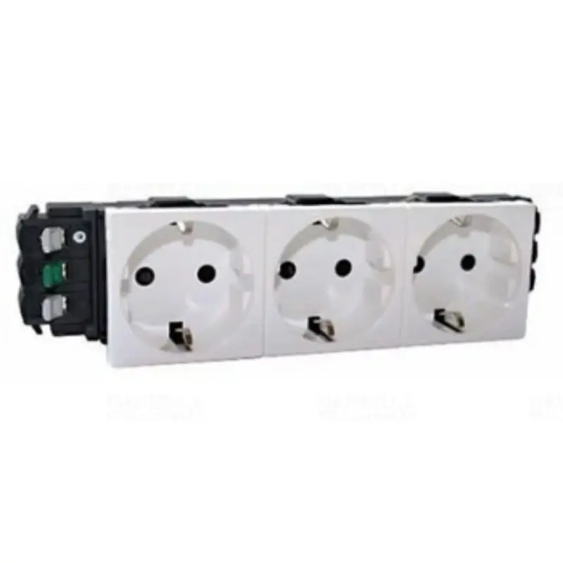 Legrand 077403 Program Mosaic 3x2P+F DLP csatlakozóaljzat, sínezett, rugós, fehér Kiárusítás