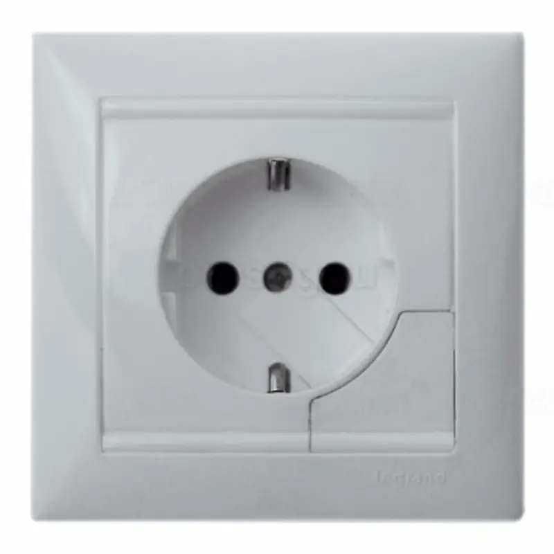 Legrand 774394 Valena 2P+F csatlkaozóaljzat, kilökős, nem sorolható, fehér Ajánlat