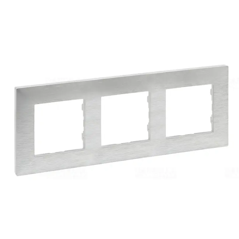 Niloé Step csiszolt alumínium keret 3-as 863893 Legrand Rendeld meg most