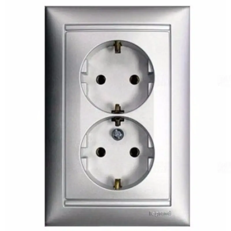 Legrand 770100 Valena 2x2P+F csatlakozóaljzat, alumínium Autentikus