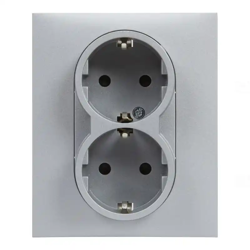 Biztonságos fizetés Legrand 721326 Suno 2x2P+F csatlakozóaljzat, biztonsági zsaluval (GYV), komplett, rugós, alumínium