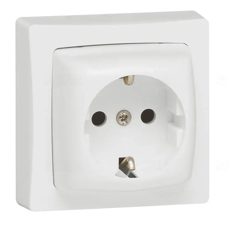Legrand 086029 Oteo 2P+F csatlakozóaljzat, 16A 250V~, fehér RAL 9010 Vedd meg most