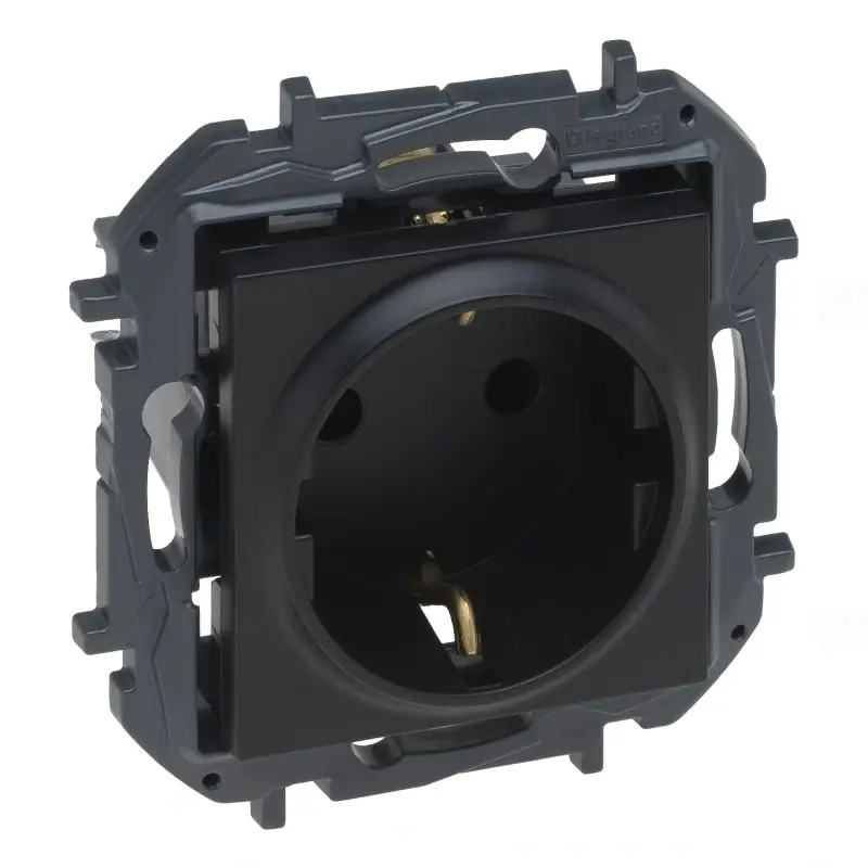Niloé Step fekete 2P+F csatlakozóaljzat (csavaros) 863521B Legrand Prémium
