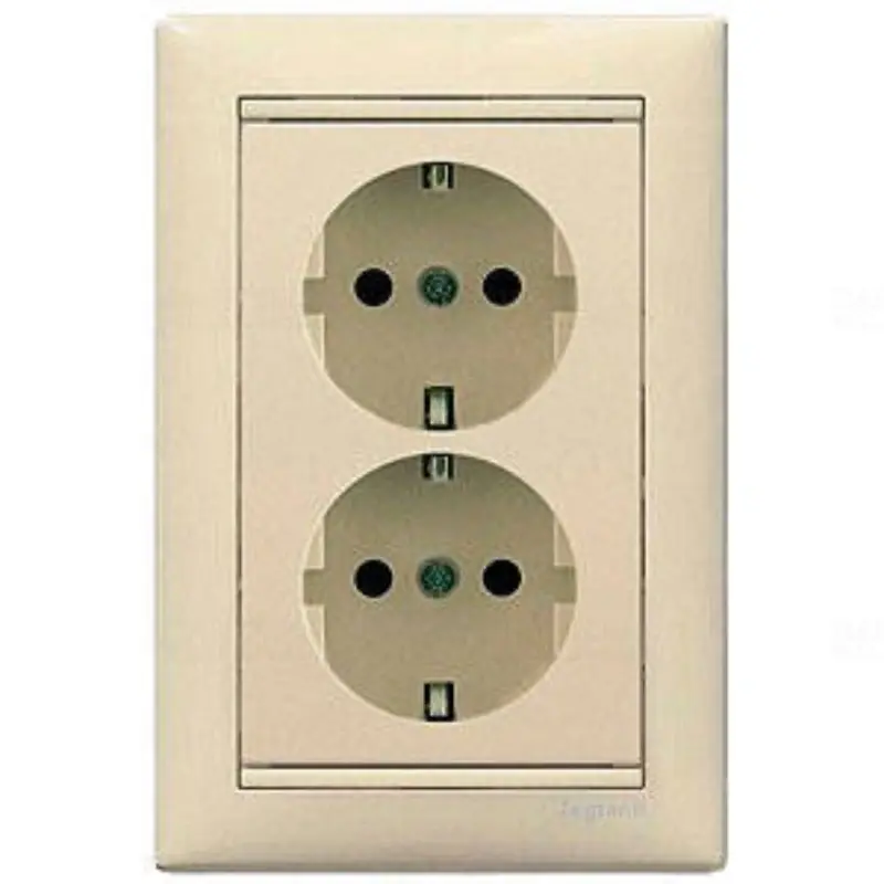 Kiváló minőség Legrand 774371 Valena 2x2P+F csatlakozóaljzat biztonsági zsalus (GYV), elefántcsont