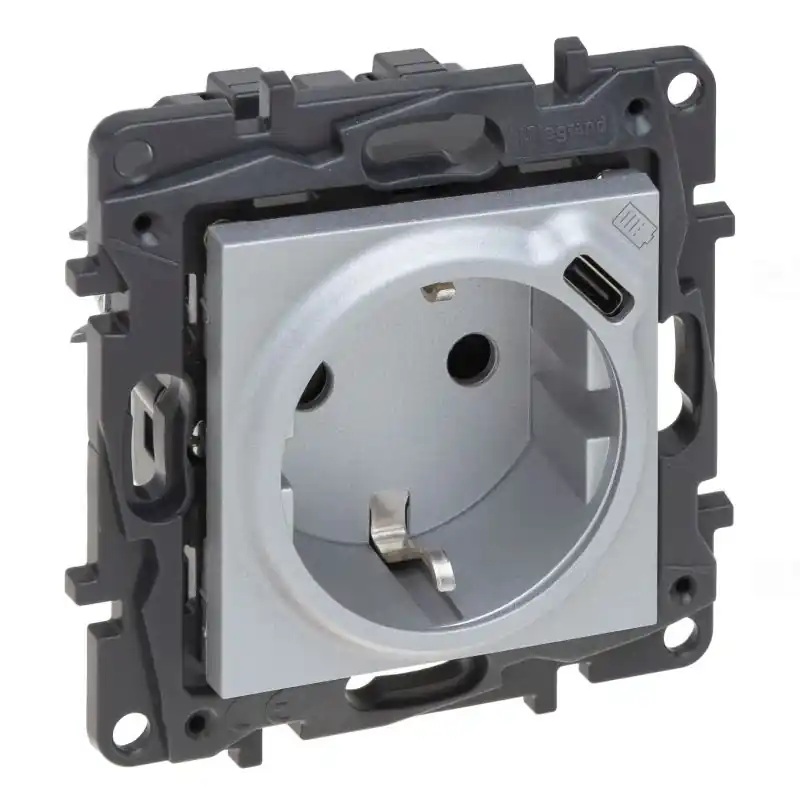 Csak ma Niloé Step alumínium 2P+F + USB-C kombinált csatlakozóaljzat (rugós), biztonsági zsaluval 863326 Legrand