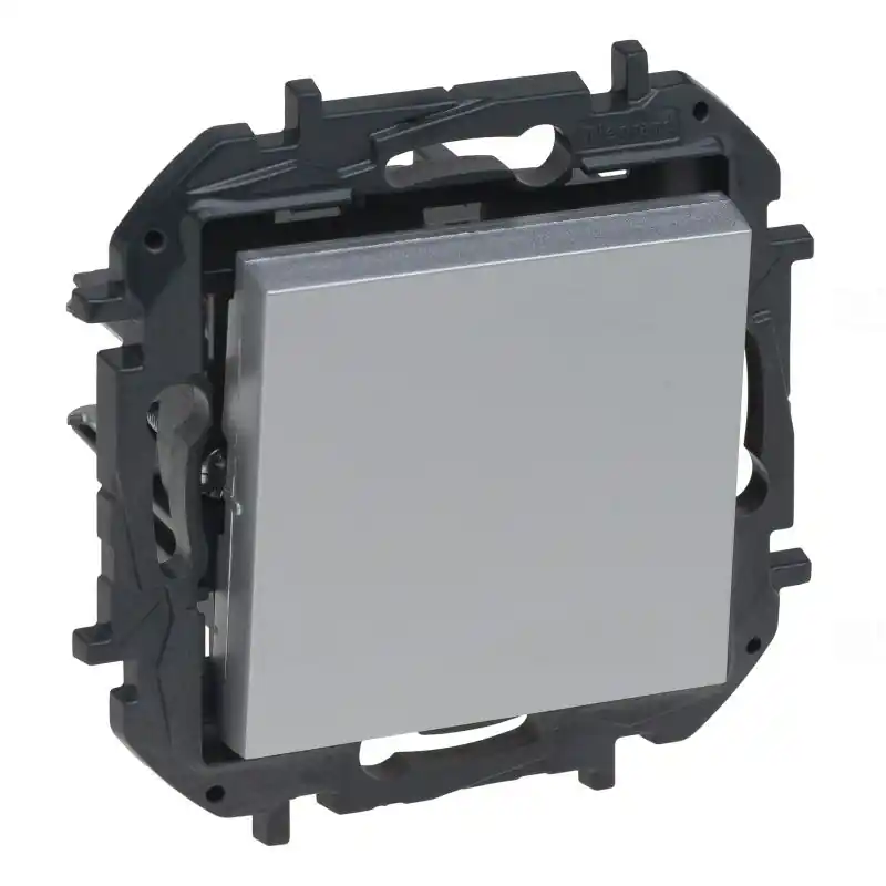 Pénzvisszafizetés Niloé Step alumínium 107 keresztkapcsoló, 10AX 863307B Legrand