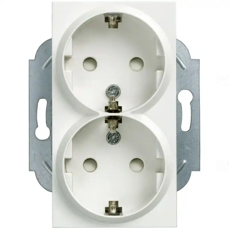 Siemens 5UB2212-3 SCHUKO dupla monoblokk dugalj (GYV) titánfehér (RAL9010), keret nélkül Alacsony ár