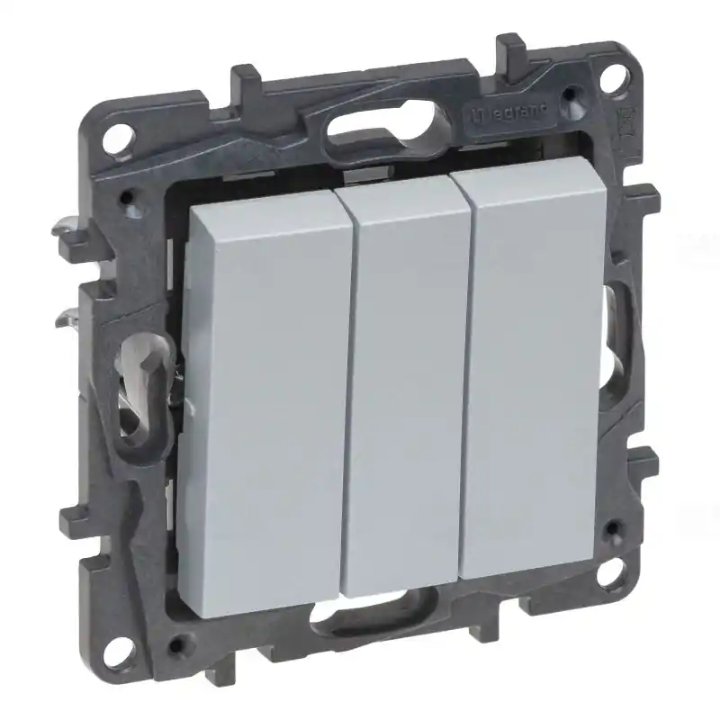 Prémium Niloé Step aluminium 103 hármas egypólusú kapcsoló, 10AX 863303 Legrand