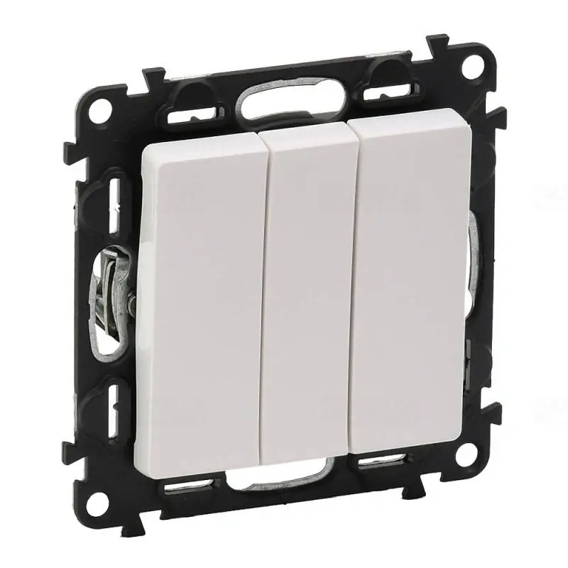 Újdonság Valena Life fehér hármas egypólusú kapcsoló 10 AX 752103 Legrand