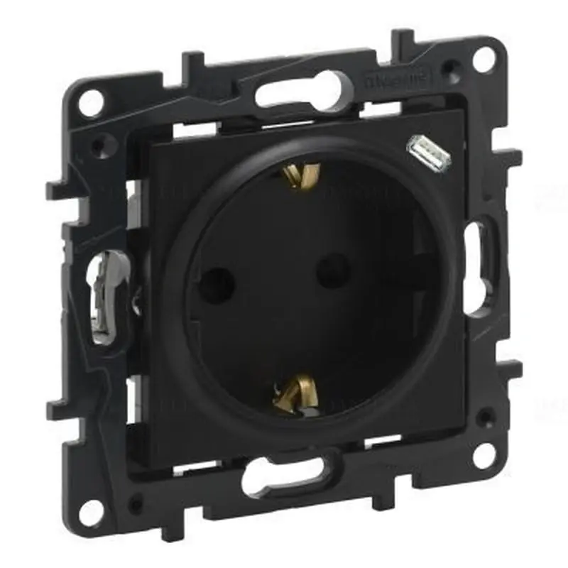 Niloé Step fekete 2P+F + USB-C kombinált csatlakozóaljzat, (rugós), biztonsági zsaluval 863526 Legrand Expressz szállítás