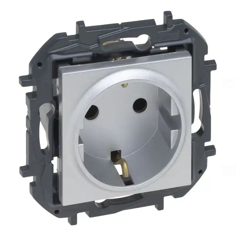 Népszerű Niloé Step alumínium 2P+F csatlakozóaljzat (csavaros) 863321B Legrand