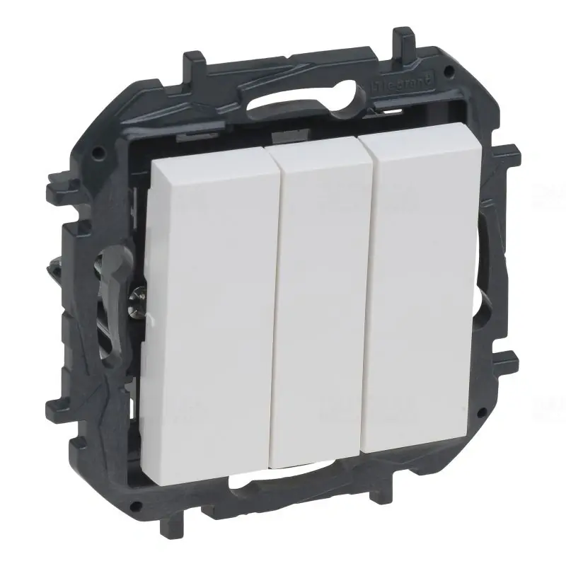 Niloé Step fehér hármas egypólusú kapcsoló, 10AX 863103B Legrand Ajánlat