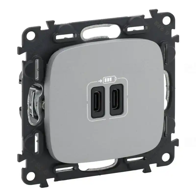 Legrand 755347 Valena Allure töltőaljzat kettős USB C-típusú csatlakozóval, 5V 3A 15W, túlfesz-védelem >1kW, Class II SELV, alumínium Kiárusítás