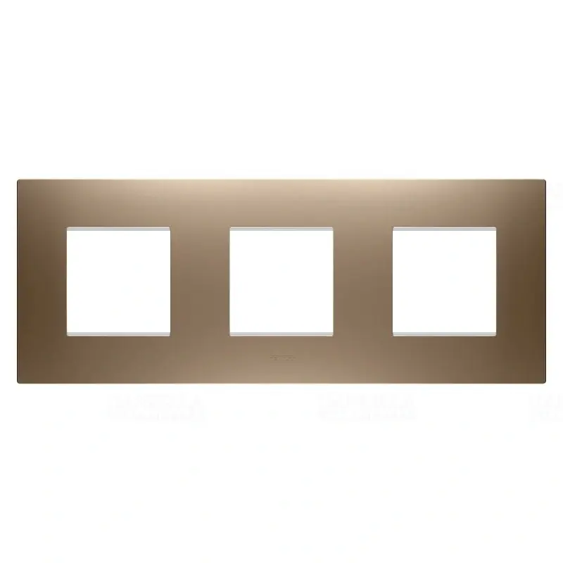 Autentikus Chorus EGO sárgaréz 3-as vízszintes keret (2+2+2 mod) GW16026CS Gewiss